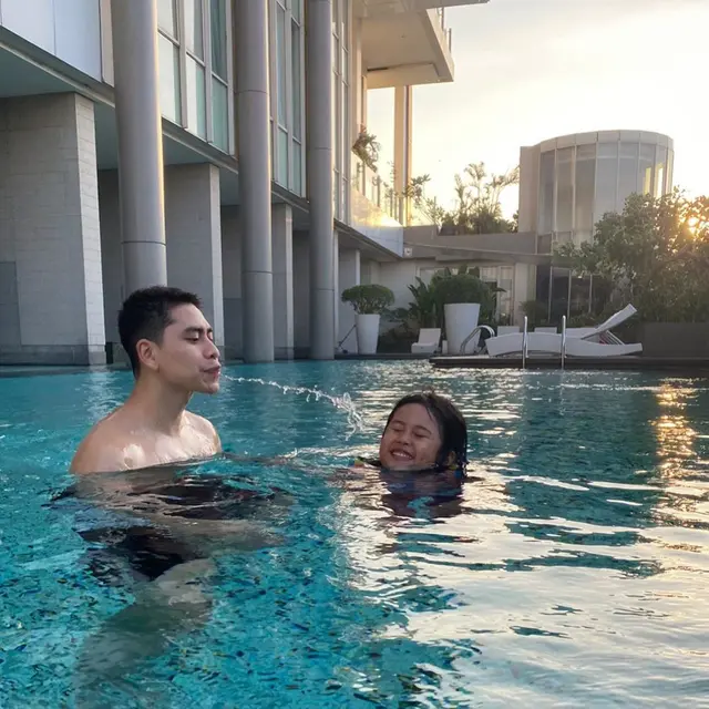 Potret Kedekatan Athalla Naufal dan Vania Athabina. (Sumber: Instagram/athallanaufal7)