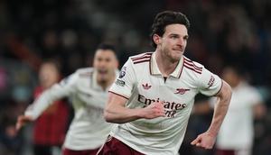 Selebrasi Declan Rice usai mencetak gol di laga Bournemouth vs Arsenal di pekan ke-20 Liga Inggris 2025/2026 di Vitality Stadium, Minggu (04/01/2026) dini hari WIB. (AP Photo/Alastair Grant)