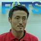 Pelatih Futsal Timnas Indonesia, Kensuke Takahashi saat memberikan keterangan pers di MNC Tower, Jakarta, Senin (2/4/2018). (Bola.com/Nick Hanoatubun)