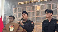 Komisioner Komisi Pemilihan Umum saat memberikan keterangan pers di Kantor KPU RI, Menteng, Jakarta Pusat, Rabu (31/7/2024). (Liputan6.com/Winda Nelfira)