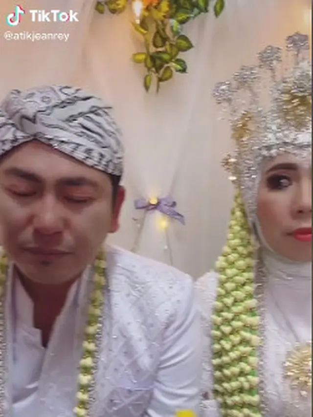2 Tahun Pacaran Tak Pernah Bertemu, Usai Ijab Kabul Pengantin Pria Langsung Menangis