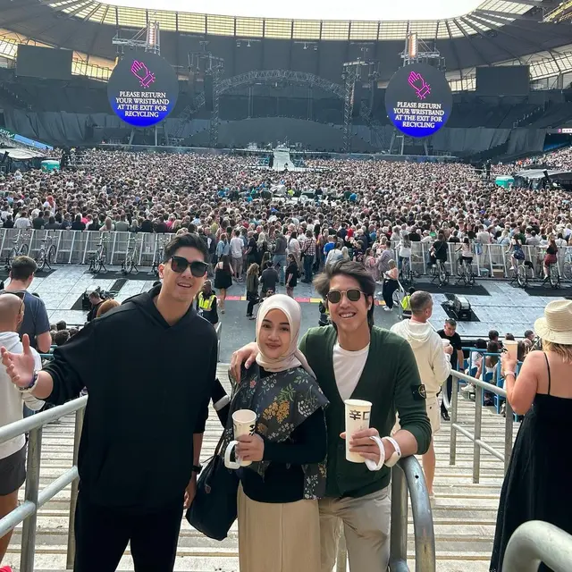 Al Ghazali nonton konser Coldplay di Manchester, Inggris (Foto: alghazali7)