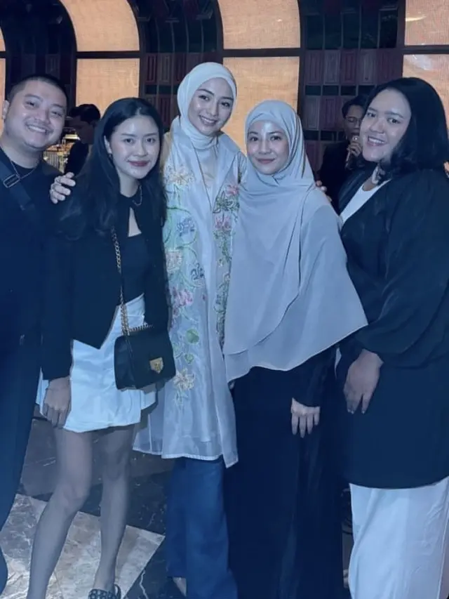 Gaya Santun Natasha Rizky di Ulang Tahun Citra Kirana ke-30. [@natasharizkynew]