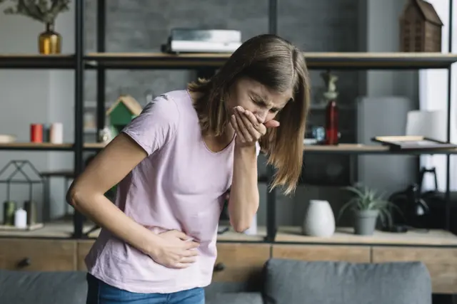 Ilustrasi gejala asam lambung. Credit: freepik.com