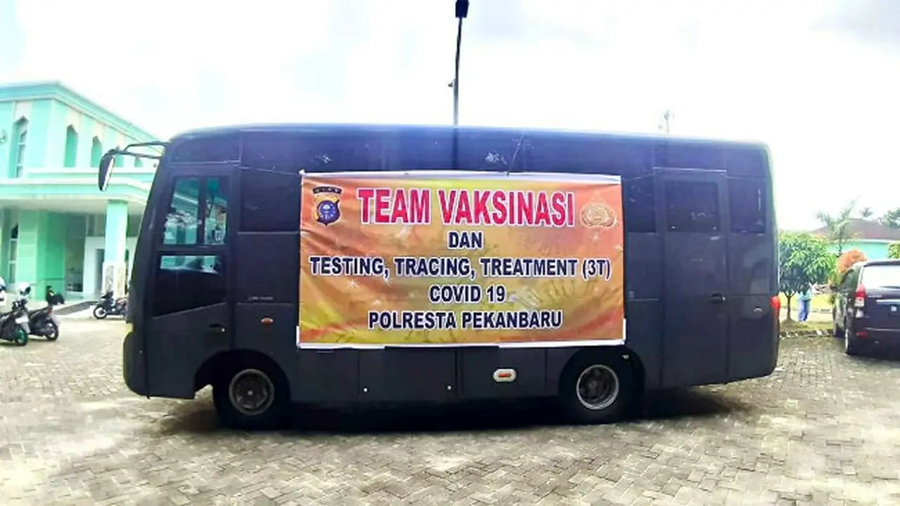 Bus vaksinasi keliling untuk mempercepat kekebalan kelompok terhadap Covid-19.