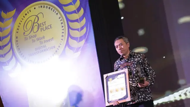 Holding Ultra Mikro dan Strategi Hybrid Bank