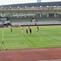 Luke Vickery (putih) dan Mathew Baker (merah) ikut serta dalam sesi internal game Timnas Indonesia di Stadion Madya GBK, Jakarta, Sabtu (30/5/2026). (Bola.com/Hery Kurniawan)