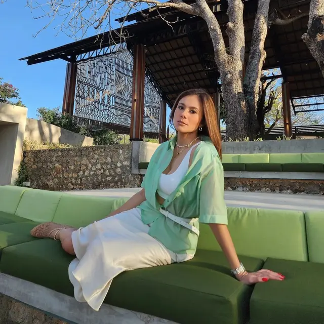 Wulan Guritno Rajin Akupuntur Wajah
