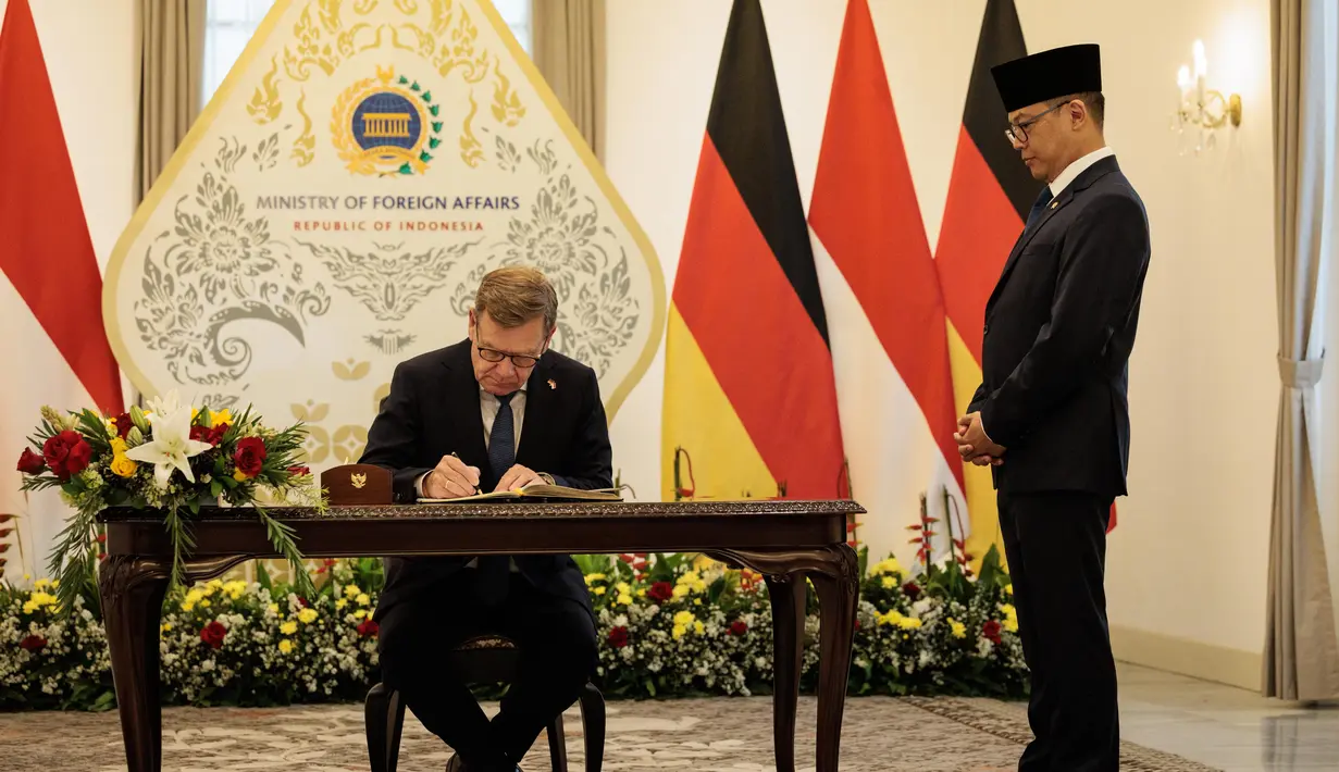 Diketahui sebelumnya, Menteri Luar Negeri Jerman Johann Wadephul memulai kunjungan perdananya ke Asia dengan mengunjungi Jepang dan Indonesia. (Yasuyoshi CHIBA/AFP)