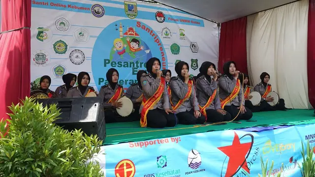 Grup Hadroh Polres Kebumen tampil di Pesantren Expo 2018, Kamis (13/9/2018). (Liputan6.com/Polres Kebumen/Muhamad Ridlo)