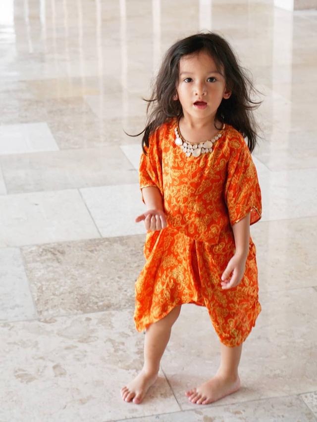 7 Potret Terbaru Salma Jihane, Putri Atiqah dan Rio Dewanto yang Menggemaskan