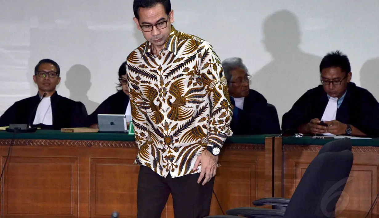 Pada persidangan ini, adik Gubernur Banten non aktif Ratu Atut Chosiyah itu menyatakan akan pikir-pikir menangapi putusan majelis hakim, Jakarta, Senin (23/6/14). (Liputan6.com/Johan Tallo)