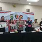 Polres Bandara Soekarno Hatta (Soetta) Tangerang, Banten mengagalkan upaya penyelundupan 125 ribu ekor benih lobster lintas negara melalui kargo.&nbsp; (Liputan6.com/Pramita Tristiawati)