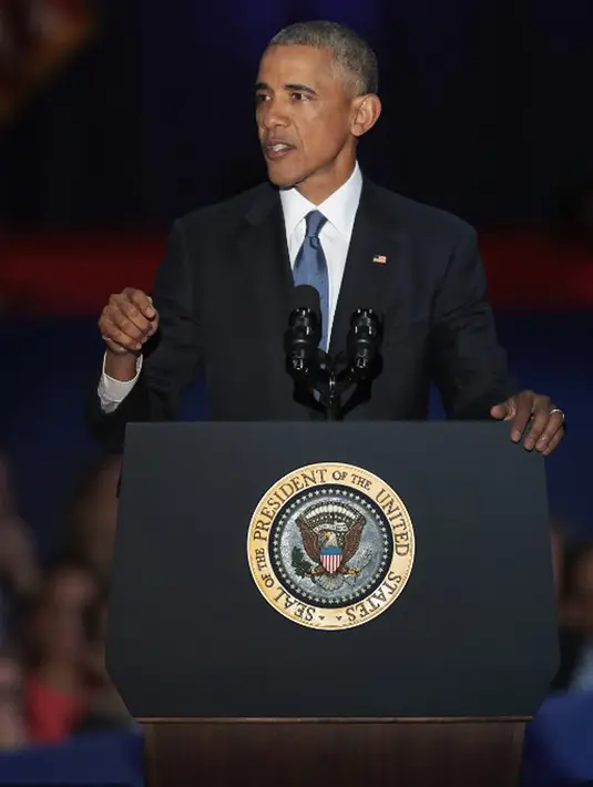 Saat ini Presiden merasa menjadi sosok pria yang lebih baik karena telah memperoleh banyak pelajaran selama menjabat. Bersama sang istri, Michelle Obama, kabarnya Presiden Obama akan kembali ke Chicago. (AFP/Bintang.com)
