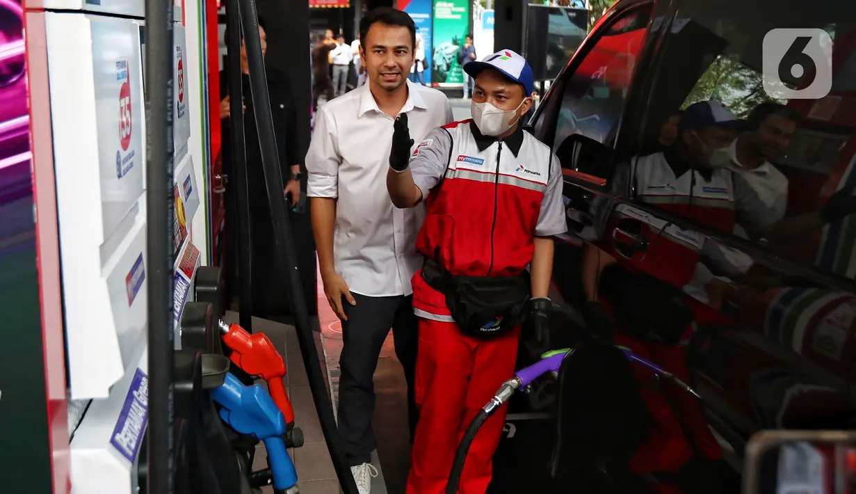 Raffi mengisi Pertamax Green 95 sebanyak 36,54 liter. Adapun rupiah yang ia bayarkan Rp 493.290. (Liputan6.com/Angga Yuniar)