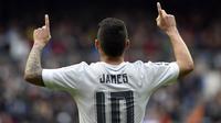 1. James Rodriguez, Marca melaporkan gelandang Real Madrid ini masih menjadi incaran dari Arsenal dan Chelsea. Dirinya berpotensi pindah karena kehadiran Marco Asensio membuatnya kerap dijadikan Zinedine Zidane sebagai cadangan. (AFP/Gerard Julien)