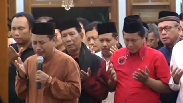 Taufiq Kiemas Wafat, Warga Memadati Rumah Duka