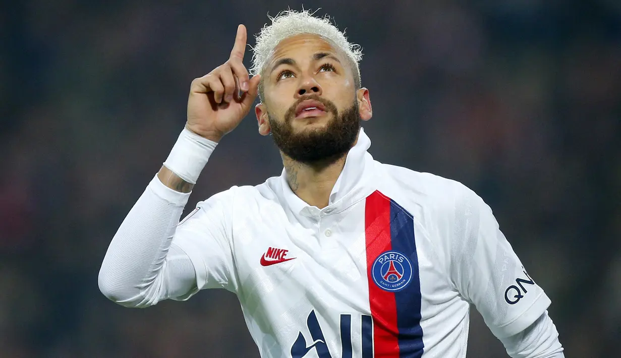Neymar - Mantan pemain Barcelona ini menempati posisi teratas sebagai pesepak bola asal Brasil dengan jumlah followers terbanyak di Instagram yaitu sebanyak 147 juta. (AP/Michel Spingler)