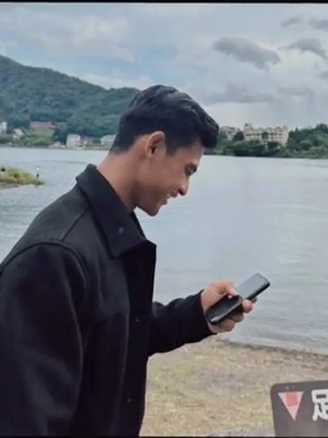6 Potret Arhan dan Azizah Saling Gantian Ambil Foto, Netizen: Romantis Bikin Baper