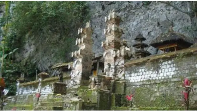 Candi di Karangasem