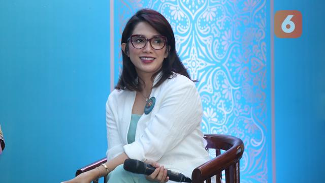 [Fimela] Ussy Sulistiawaty