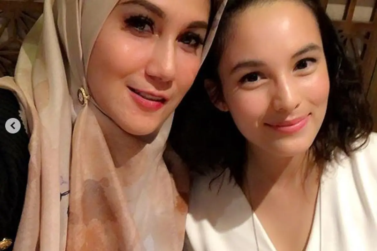 [Bintang] Marini Zumarnis dan Chelsea Islan