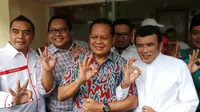 Calon Gubernur Jawa Barat Sudrajat menyambangi Rhoma Irama (Liputan6.com/ Ady Anugrahadi)