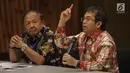 Kepala Unit Kerja Presiden untuk Pembinaan Ideologi Pancasila (UKP-PIP) Yudi Latief (kanan) memberi pemaparan dalam workshop ATVI 2018 di Gedung SCTV Tower, Jakarta, Selasa (16/1). (Liputan.com/Faizal Fanani)