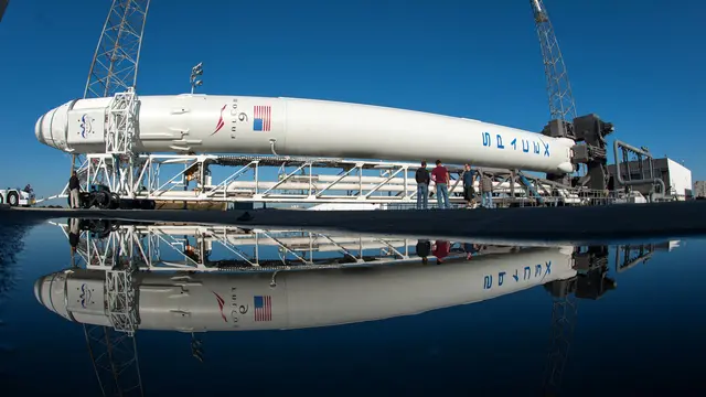Roket Falcon 9