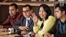 Artis Elly Sugigi beserta kuasa hukumnya, Arifin Harahap (dua kiri) memberi klarifikasi atas kasusnya dengan Tessa Mariska, Jakarta, Selasa (28/8). Menurut Arifin, Elly sudah membayar utangnya pada 1 Agustus 2018. (Liputan.com/Faizal Fanani)