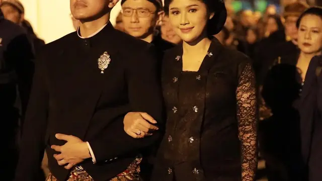 Erina Gudono tampil anggun saat peringatan 1 Suro (Instagram/erinagudono)