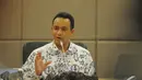 Anies Baswedan meminta masyarakat Indonesia merayakan Hari Guru pada 25 November 2014 tidak hanya dengan acara seremonial, namun dengan gerakan nyata yaitu dengan mengunjungi dan mencium tangan guru, Jakarta, Senin (24/11/2014). (Liputan6.com/Herman Zakha