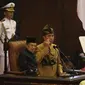 Presiden Joko Widodo dengan baju adat suku Sasak NTB menyampaikan pidato kenegaraan dalam Sidang Bersama DPD-DPR di Kompleks Parlemen, Senayan, Jakarta, Jumat (16/8/2019). Setelah sidang tahunan MPR 2019 berakhir, agenda berlanjut ke sidang bersama DPD-DPR. (Liputan6.com/Johan Tallo)