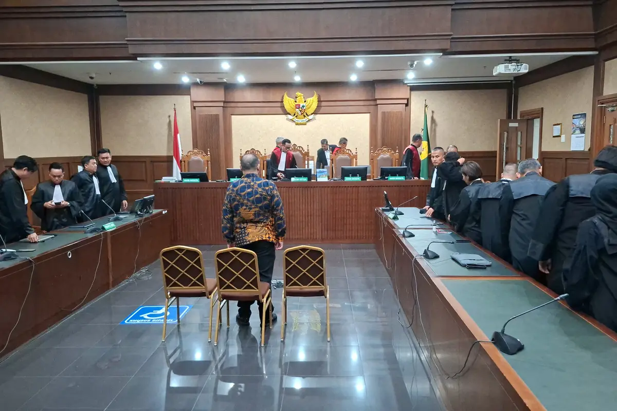 Eks Konsultan Kementerian Pendidikan, Kebudayaan, Riset, dan Teknologi (Kemdikbudristek), Ibrahim Syarief alias Ibam divonis empat tahun penjara. (Liputan6.com/Rifqy)