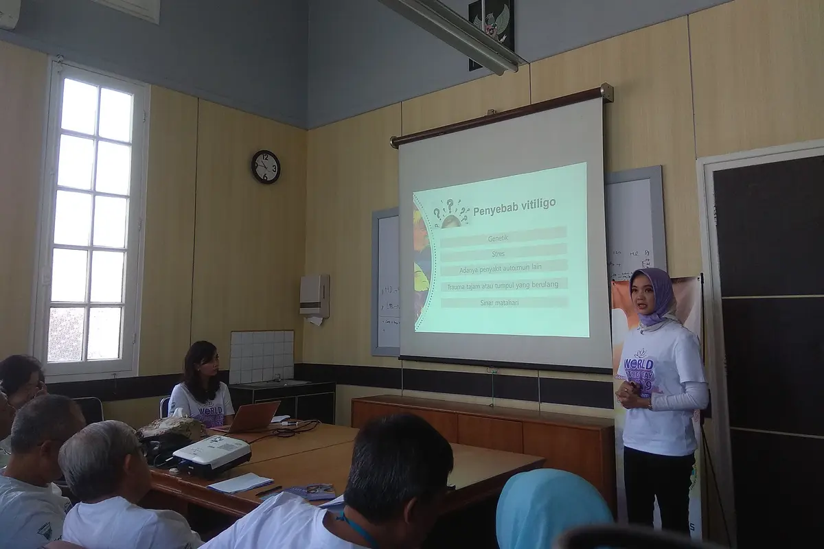 Dokter Reiva Farah Dwiyana dari RSHS Bandung menjelaskan tentang vitiligo. (Foto: Arie Nugraha)