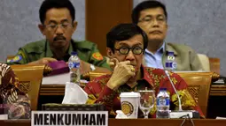 Menkumham Yasonna Laoly bersama Baleg DPR dan DPD RI membahas penetapan Prolegnas RUU Prioritas 2016 dan Perubahan Prolegnas RUU 2015-2019, Jakarta, Senin (25/1/2016). (Liputan6.com/Johan Tallo)