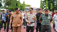 Pj Gubernur Sulsel Bahtiar Baharuddin hadiri apel operasi ketupat 2024 (Liputan6.com/Istimewa)