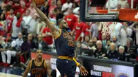 Aksi LeBron James di Laga Cleveland Cavaliers vs Atlanta Hawks (Reuters / Brett Davis)