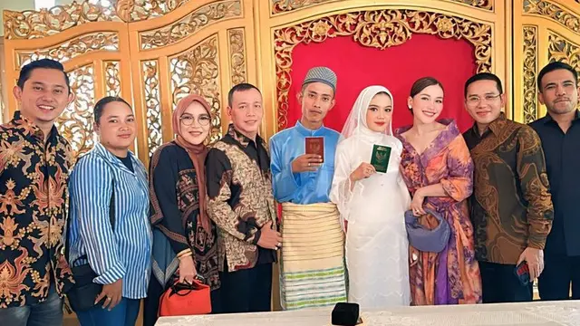 Ayu Ting Ting Hadir di Pernikahan Asistenya. [@ayutingting92]