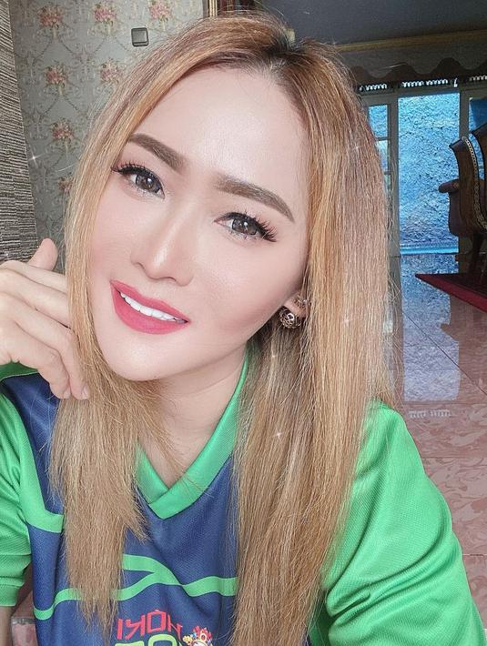 Unggah Foto Jadul, Inul Daratista: Alisnya Kayak Celurit - News