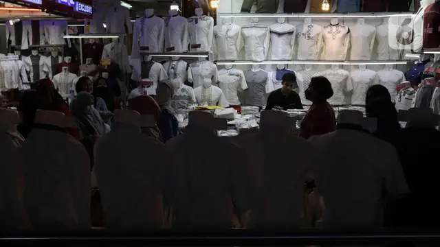 Jelang Ramadan, Pasar Tanah Abang Ramai