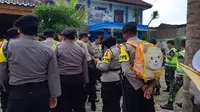 Polisi Kenakan Tas Lucu Saat Apel Pengamanan Pikada, Alasannya Bikin Haru