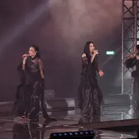 Tampilan Outfit Tiga Diva dan Super Girls di Konser Super Diva. [Adrian Putra/Fimela]