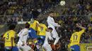 Proses terjadinya gol yang dicetak oleh bek Real Madrid, Sergio Ramos, ke gawang Las Palmas. Real Madrid unggul 1-0 melalui gol dari Sergio Ramos pada menit ke-24. (Reuters/Borja Suarez)