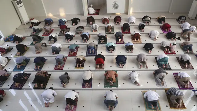FOTO: Suasana Salat Idul Adha di Berbagai Daerah