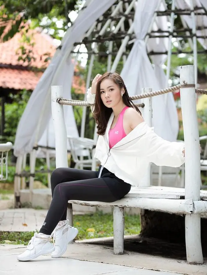 7 Gaya Sporty Jenniver Eve Pemeran Cindy Dalam Sinetron Naluri Hati Saat Olahraga