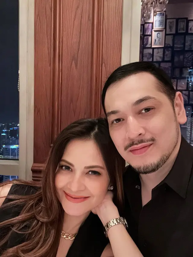 Gaya Elegan Cut Tari Pakai Outfit Hitam, Curi Perhatian