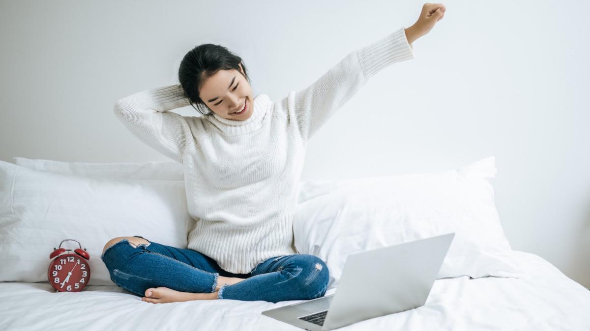 5 Tips Bangun Pagi Lebih Segar dan Berenergi, Bye-bye Ngantuk!