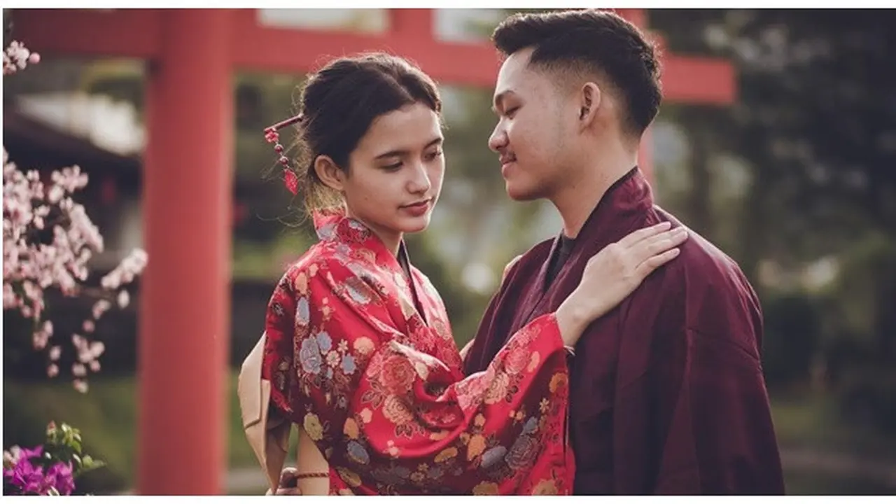 6 Pemotretan Sarah Menzel dan Azriel Hermansyah Pakai Busana Jepang, Bak Prewedding