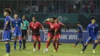 Gelandang Timnas Indonesia, Stefano Lilipaly, merayakan gol yang dicetaknya ke gawang Taiwan pada laga Grup A Asian Games di Stadion Patriot, Jawa Barat, Minggu (12/8/2018). (Bola.com/Vitalis Yogi Trisna)